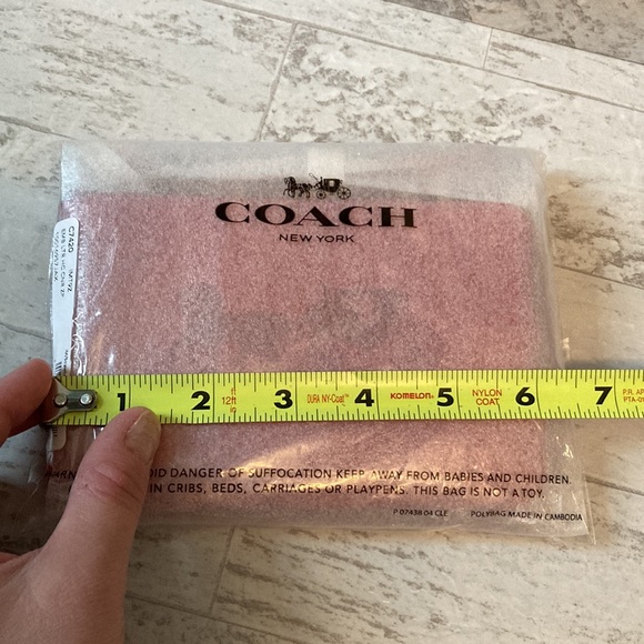 Coach Horse & Carriage Emblem Leather Corner Zip Wristlet Strawberry Haze - Picture 10 of 11